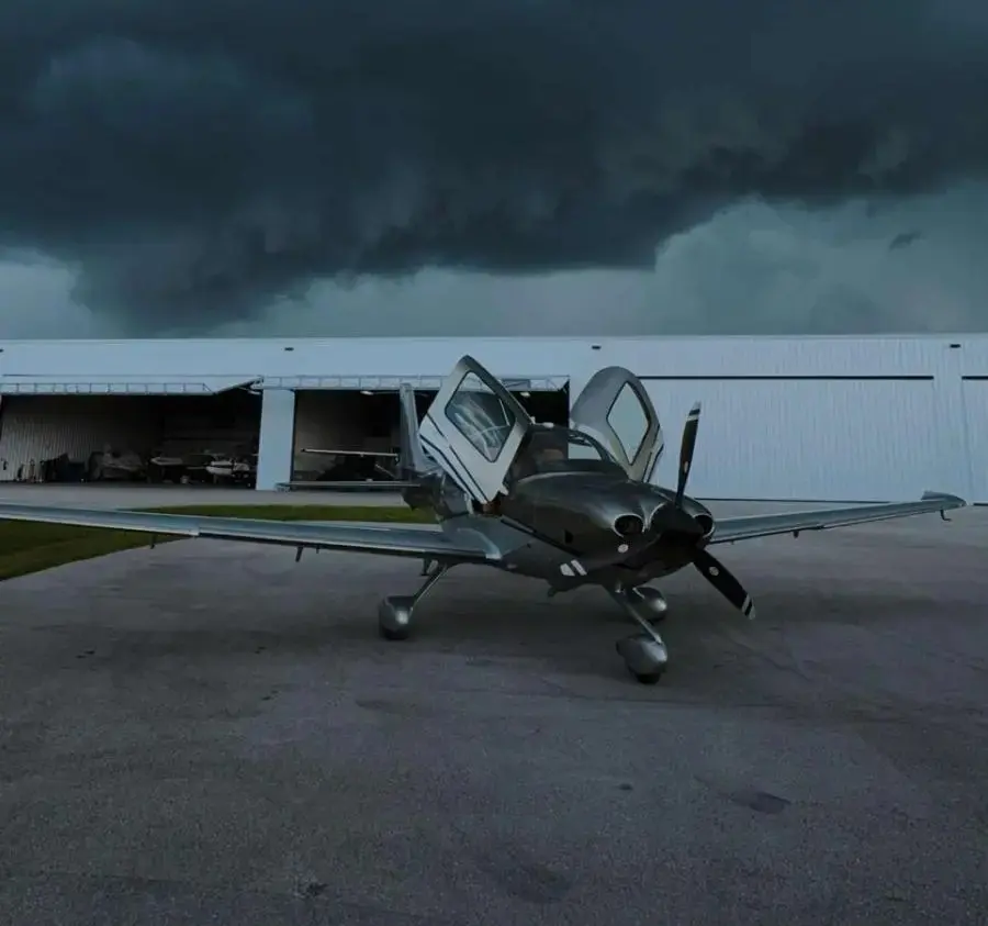 flight - Cirrus-SR22