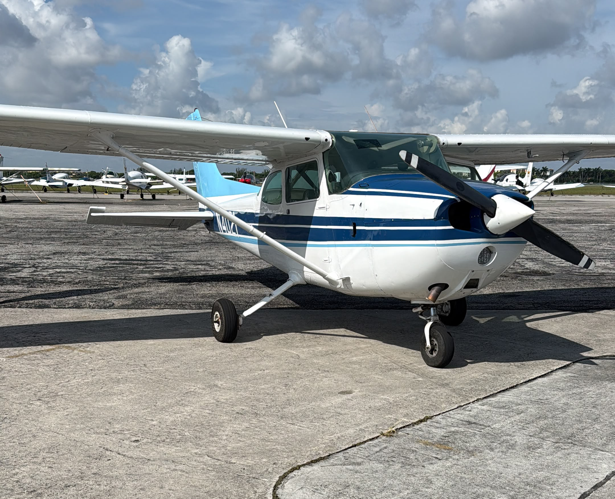 top wings Cessna - 172